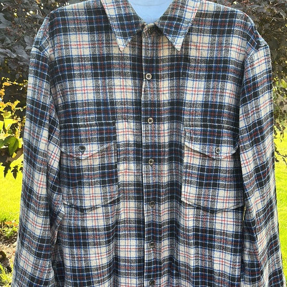 EUC VTG Pendleton 100% Virgin Wool blue/white/red/black plaid shirt Sz L - Picture 2 of 9